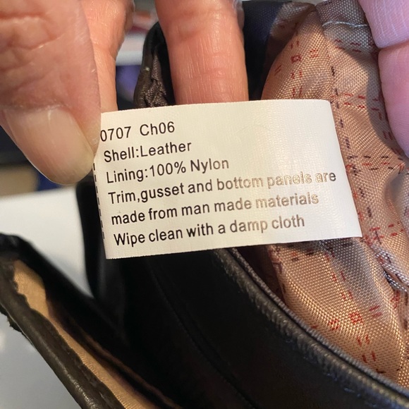 Travelon unisex brown leather crossbody - Picture 11 of 13